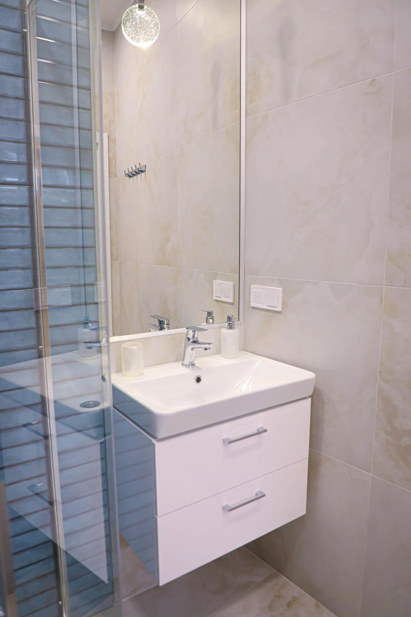 Modern Apartment, 3Mins To Opera Lviv Exterior foto