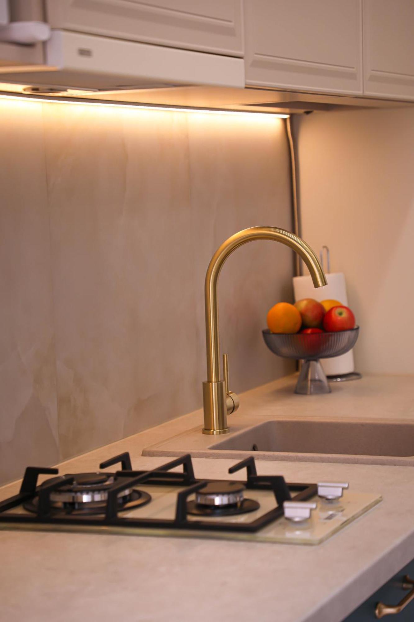 Modern Apartment, 3Mins To Opera Lviv Exterior foto