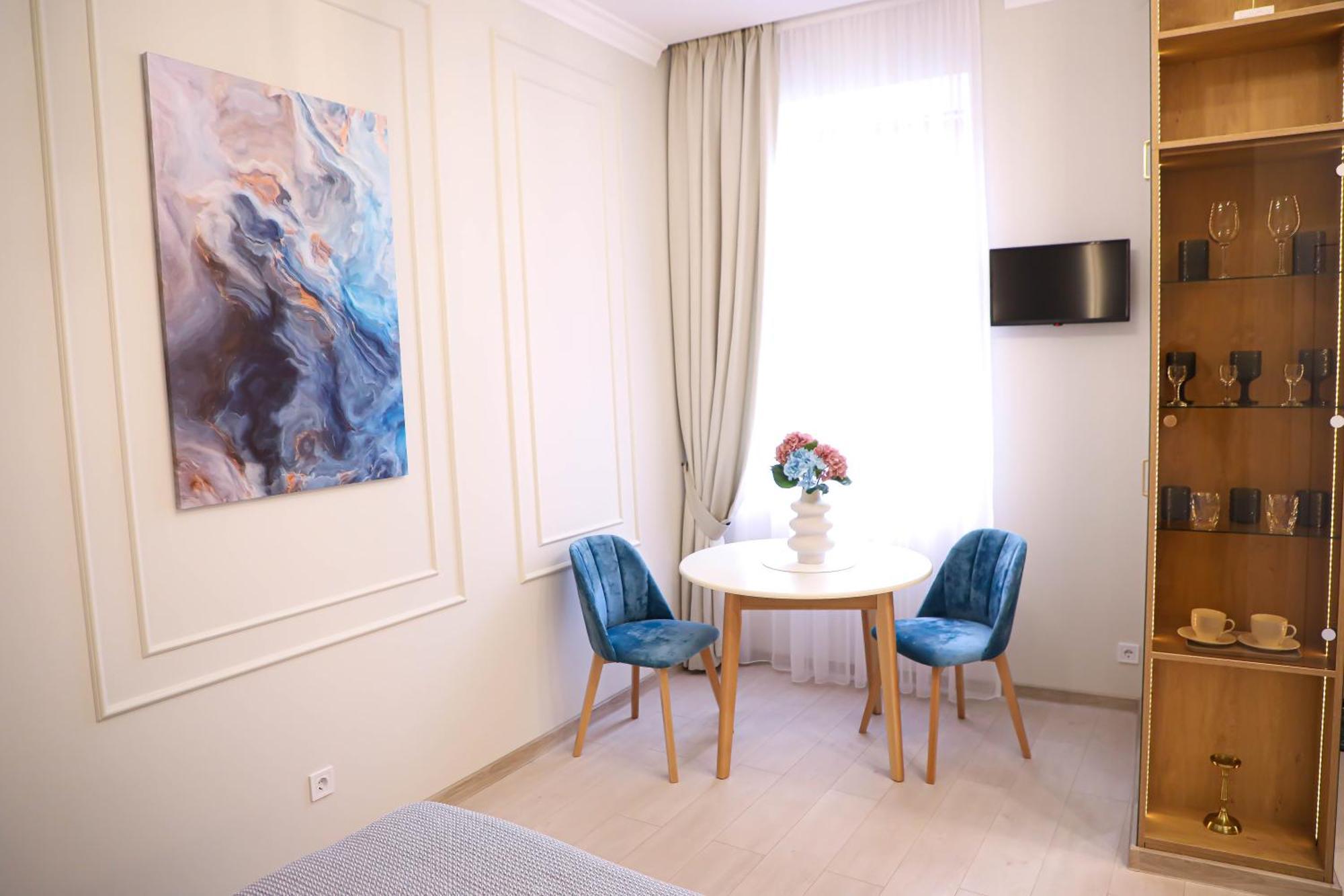 Modern Apartment, 3Mins To Opera Lviv Exterior foto